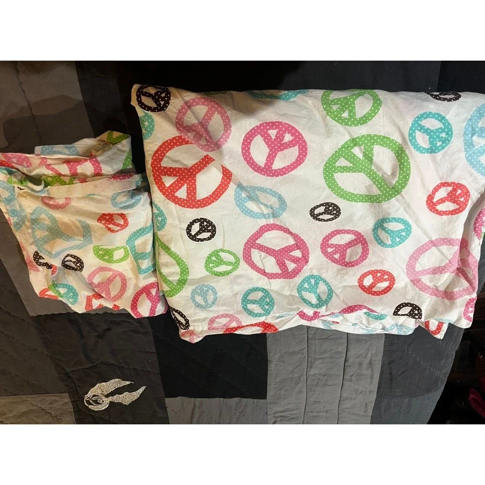 Pottery barn teen Berkeley peace twin duvet cover with pillow case